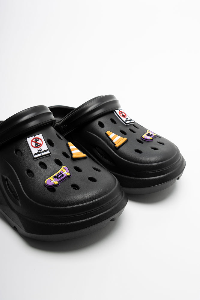 Charms Clog Black (2)