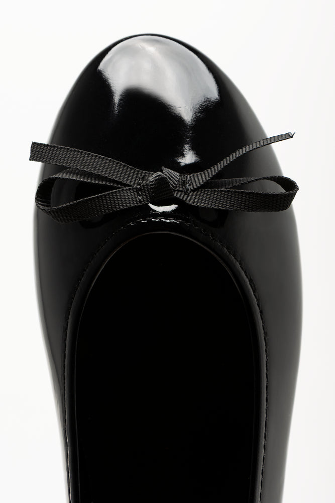 Patent Almond Toe Pump Black (4)