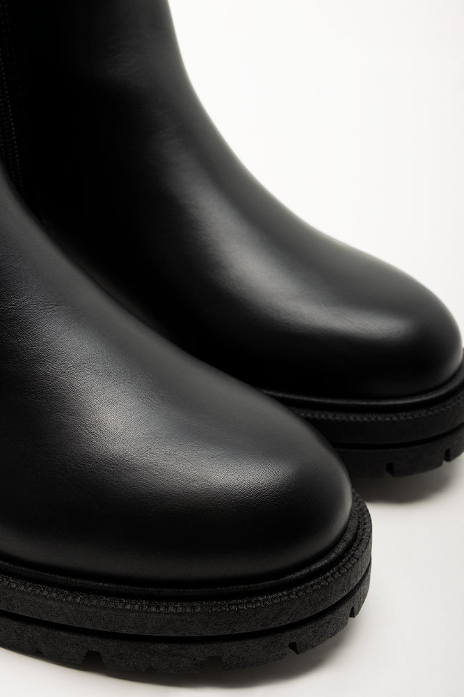 Chunky Chelsea Boots Black (2)