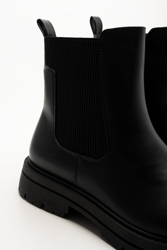 Chunky Chelsea Boots Black (3)