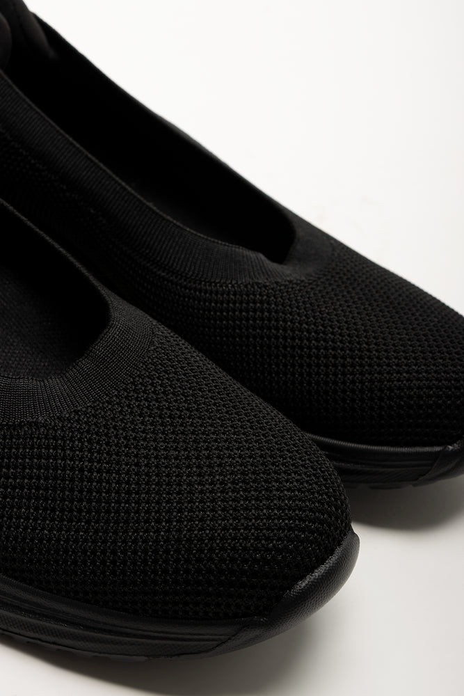 Knit Pump Trainers Black (2)
