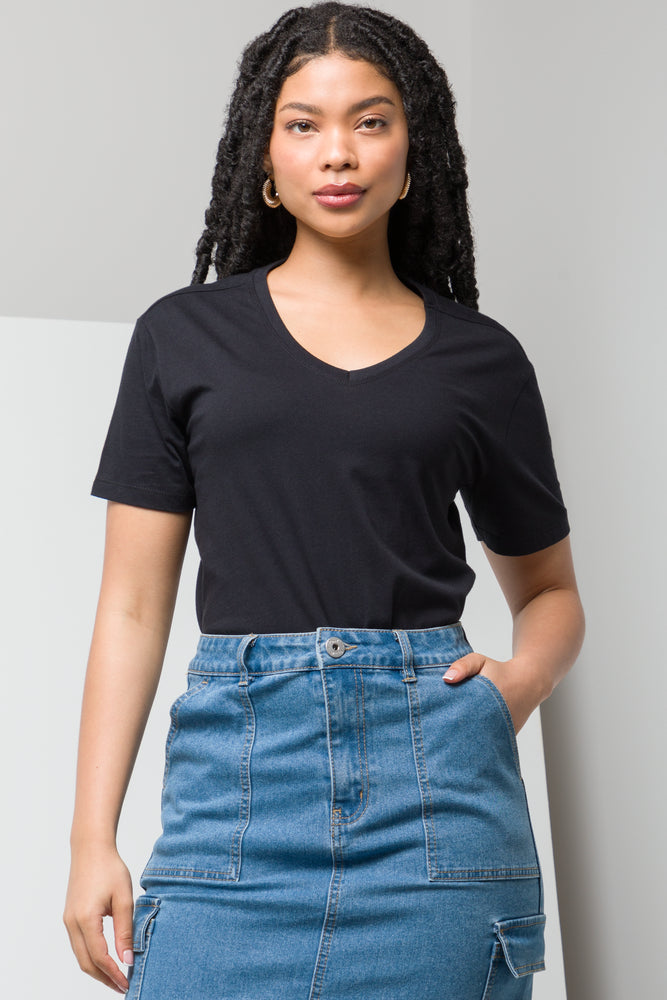 BASIC V NECK T BLACK