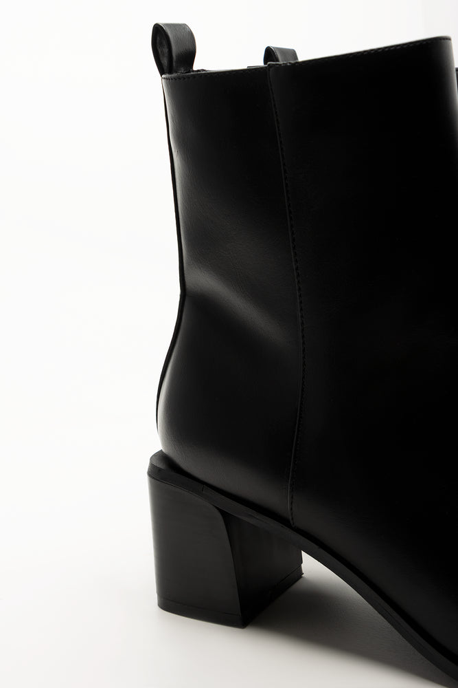 Block Heel Square Toe Boots Black (3)
