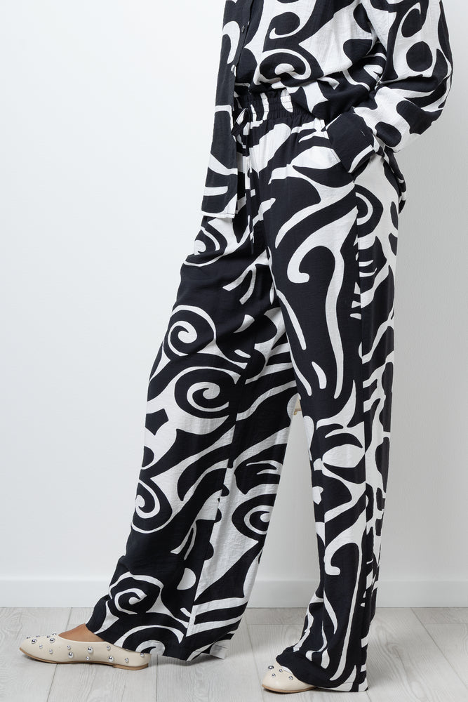 Crinkle Pants Black And White | Co-Ord Sets | Ackermans