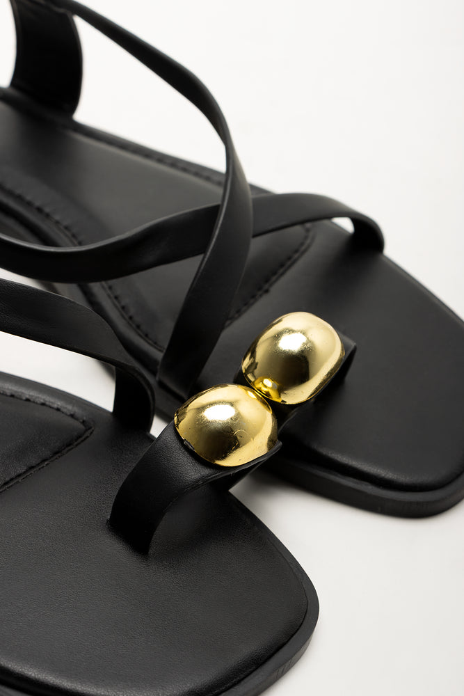 Toe Loop Sandals Black (2)