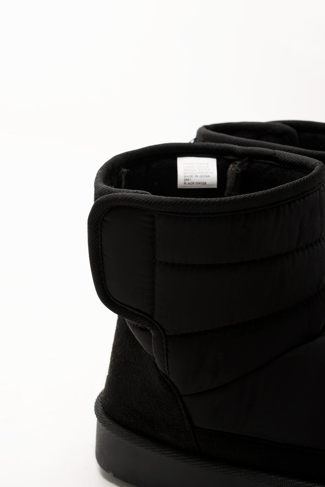 Quilted Comfort Boots Black (3)