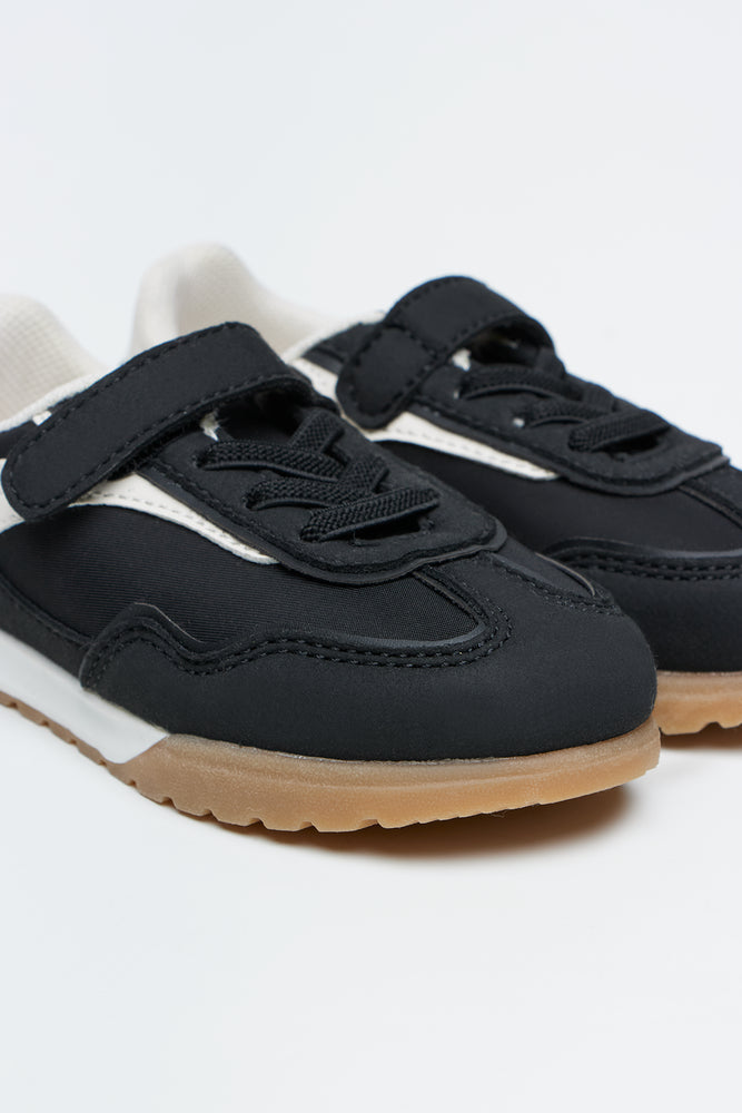 Black Retro Runner Sneakers (2)