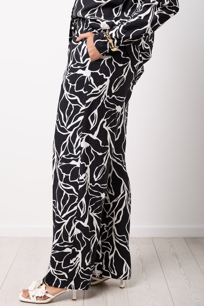 Relaxed Tropical Print Pants (1)