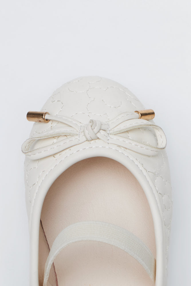 Cream Quilted Daisy Ballet Pumps (4)