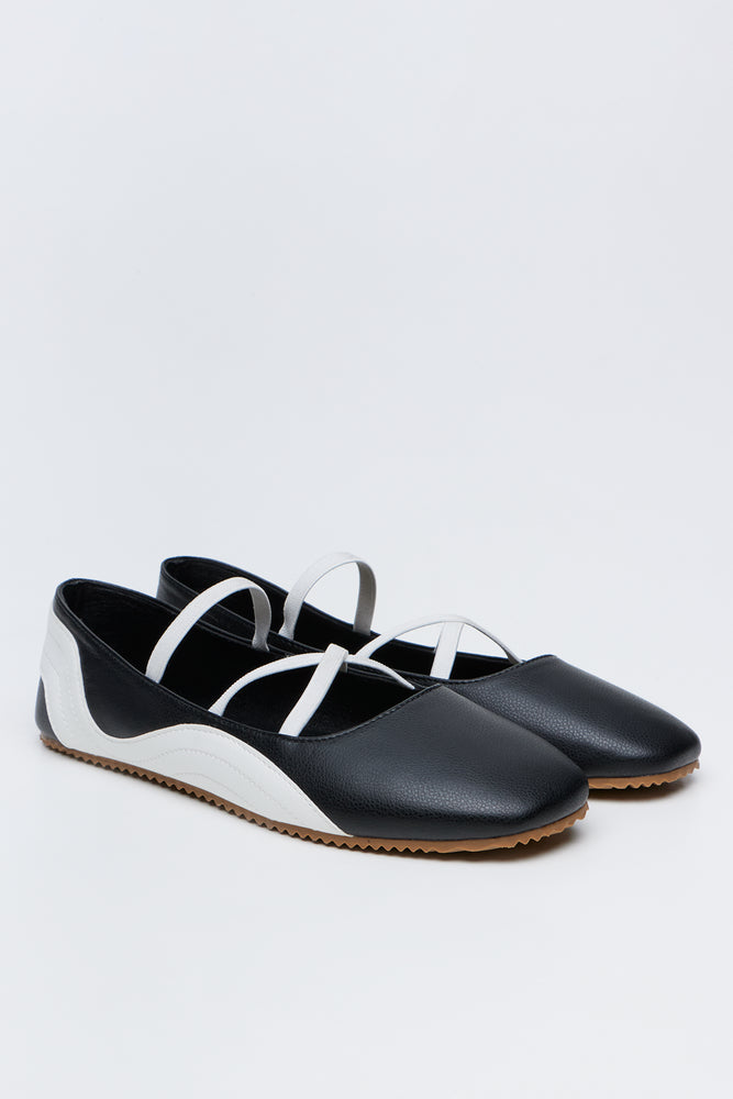 Black & White Sporty Pumps