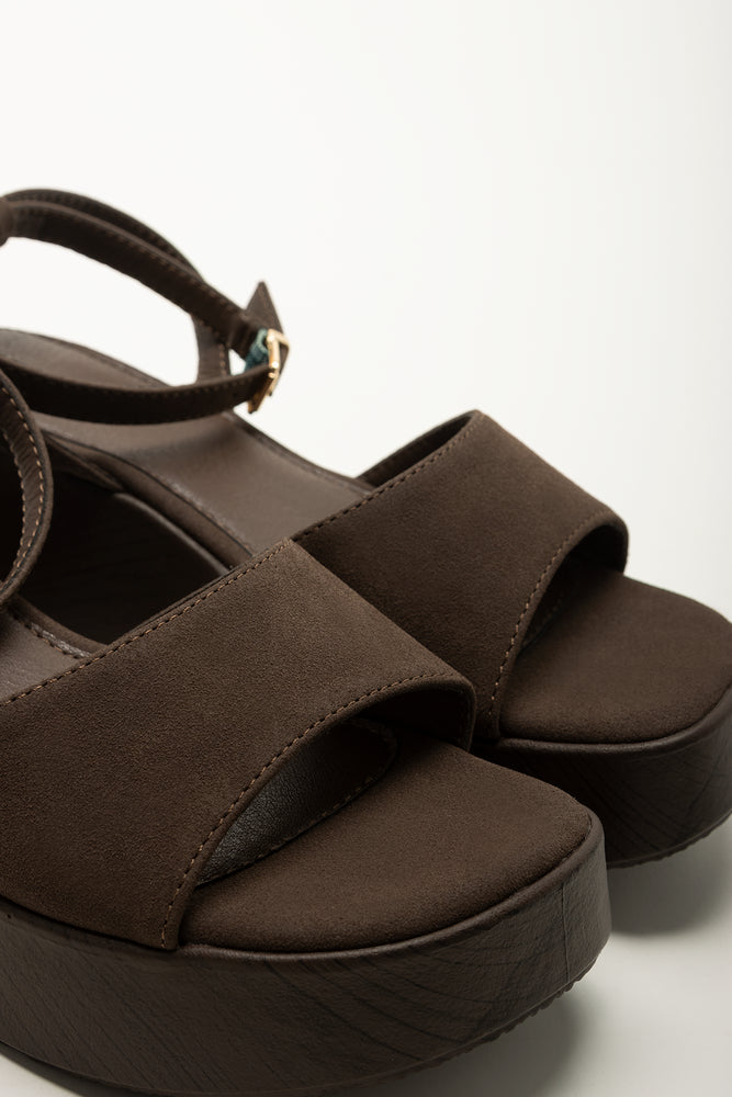 Brown Wood Look Wedge Sandals (2)
