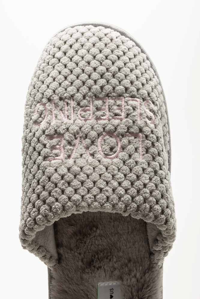 Grey Textured Closed Toe Slippers (4)