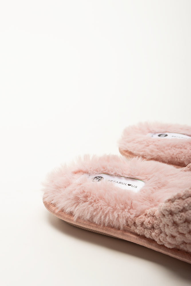 Pink Textured Closed Toe Slippers (3)