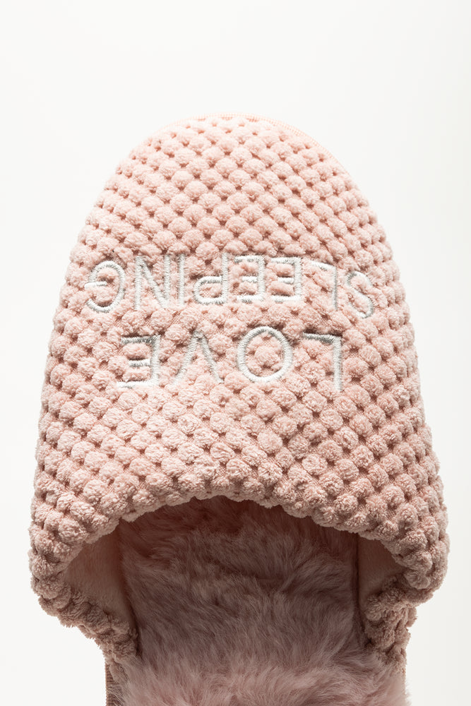 Pink Textured Closed Toe Slippers (4)