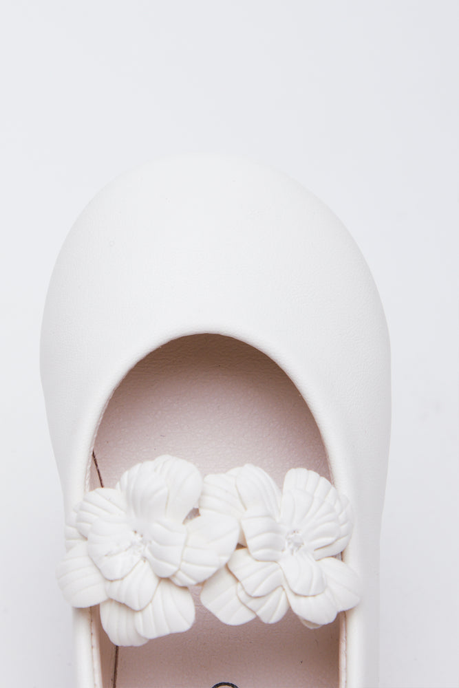 Cream Floral Trim Pumps (4)