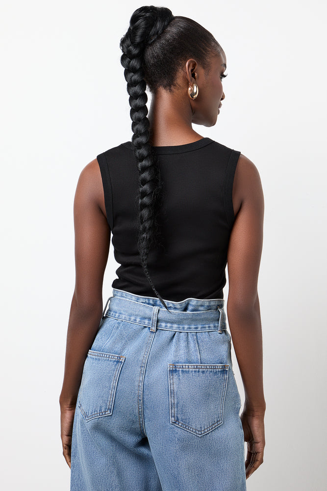 Versatile Black Sleeveless V-Neck Vest (2)