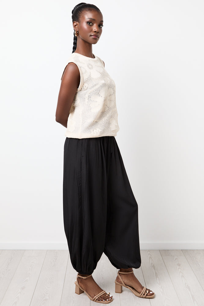Stone Sleeveless Crochet Knit Top (1)