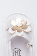 White Flower Trim Infants Sandals (4)