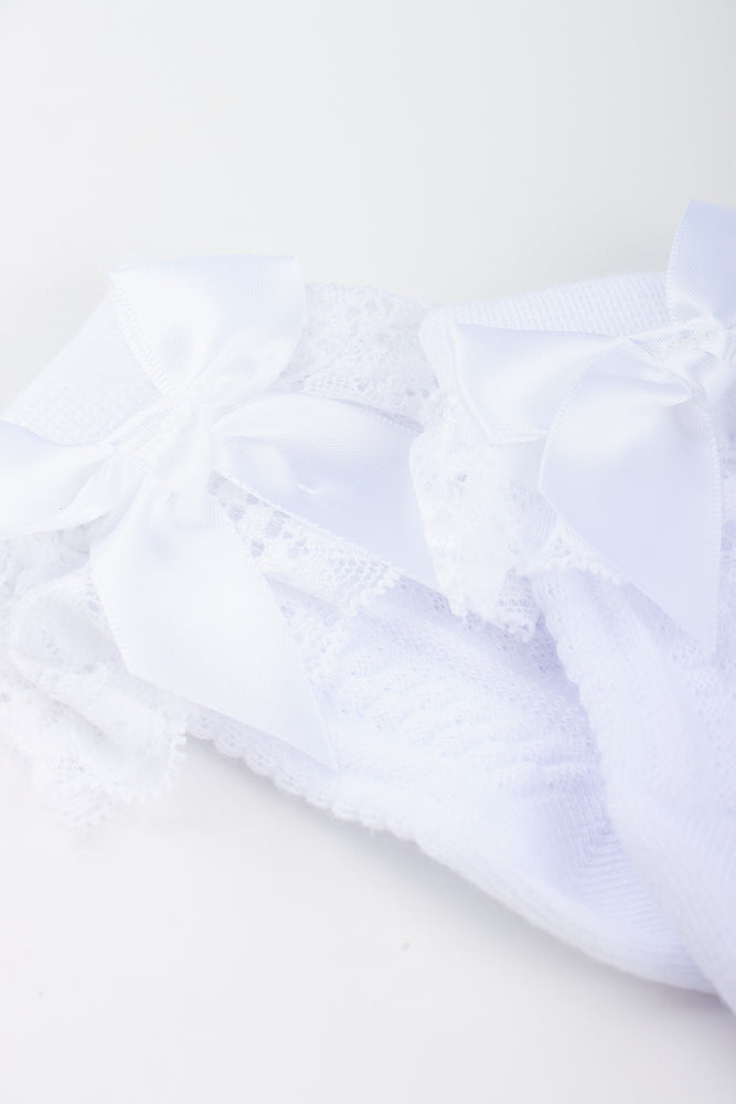 White Occasion Lace Bow Socks (1)