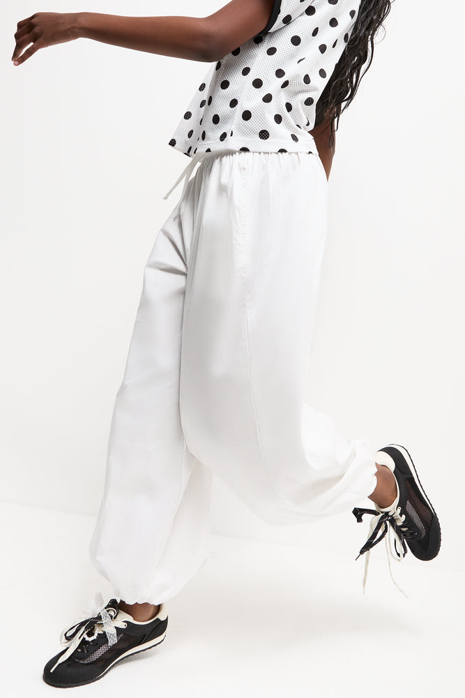White Balloon Fit Pants (1)